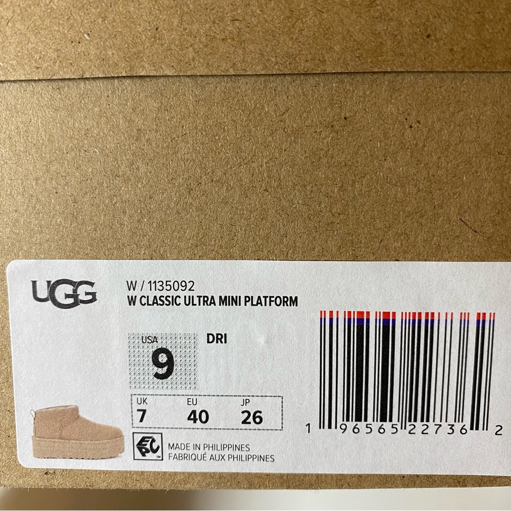 UGG Classic Ultra Mini Platform Boots Driftwood Size 9 - Picture 13 of 16